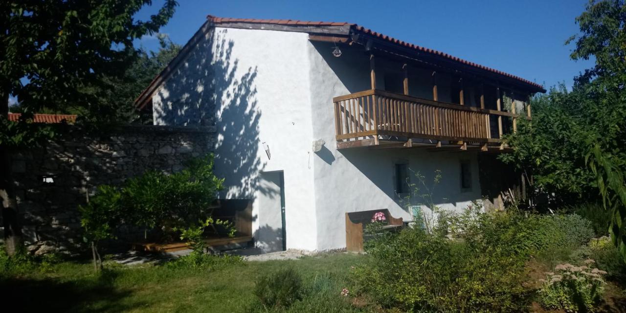 Apartmaji Hedera Komen Εξωτερικό φωτογραφία