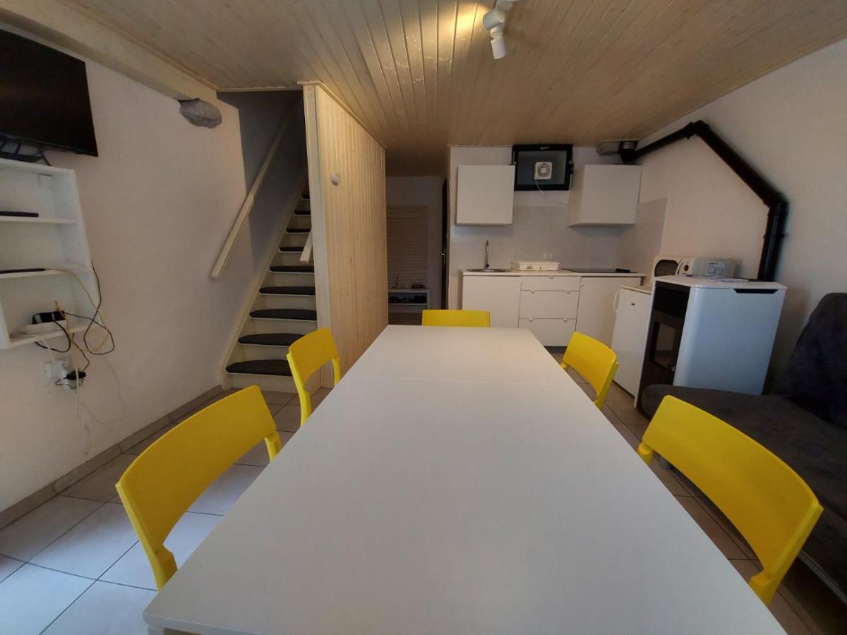 Apartmaji Hedera Komen Εξωτερικό φωτογραφία