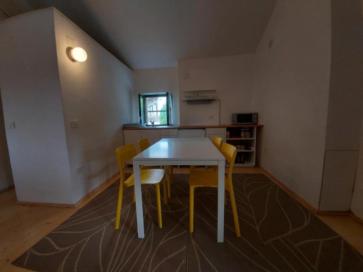 Apartmaji Hedera Komen Εξωτερικό φωτογραφία